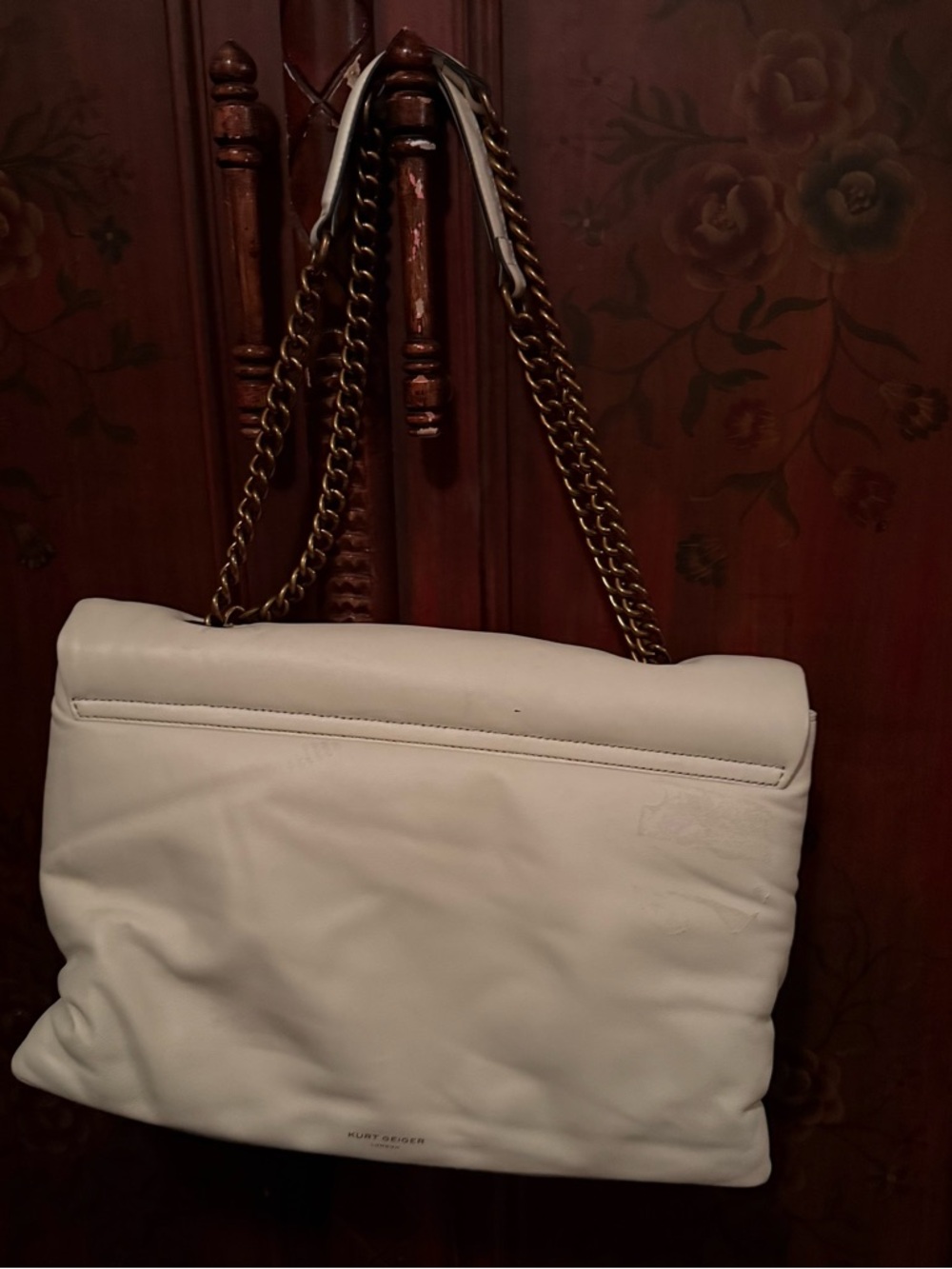Kurt Geiger XXL Kew Leather Shoulder Bag with Gold Chain - Picture 7 of 9